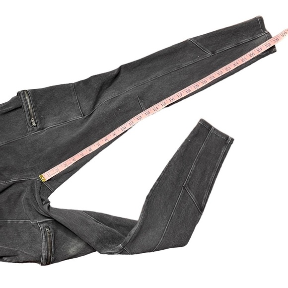 SPANX Cargo Leggings Jean FL0216 real side pockets Women's Medium - Picture 5 of 9